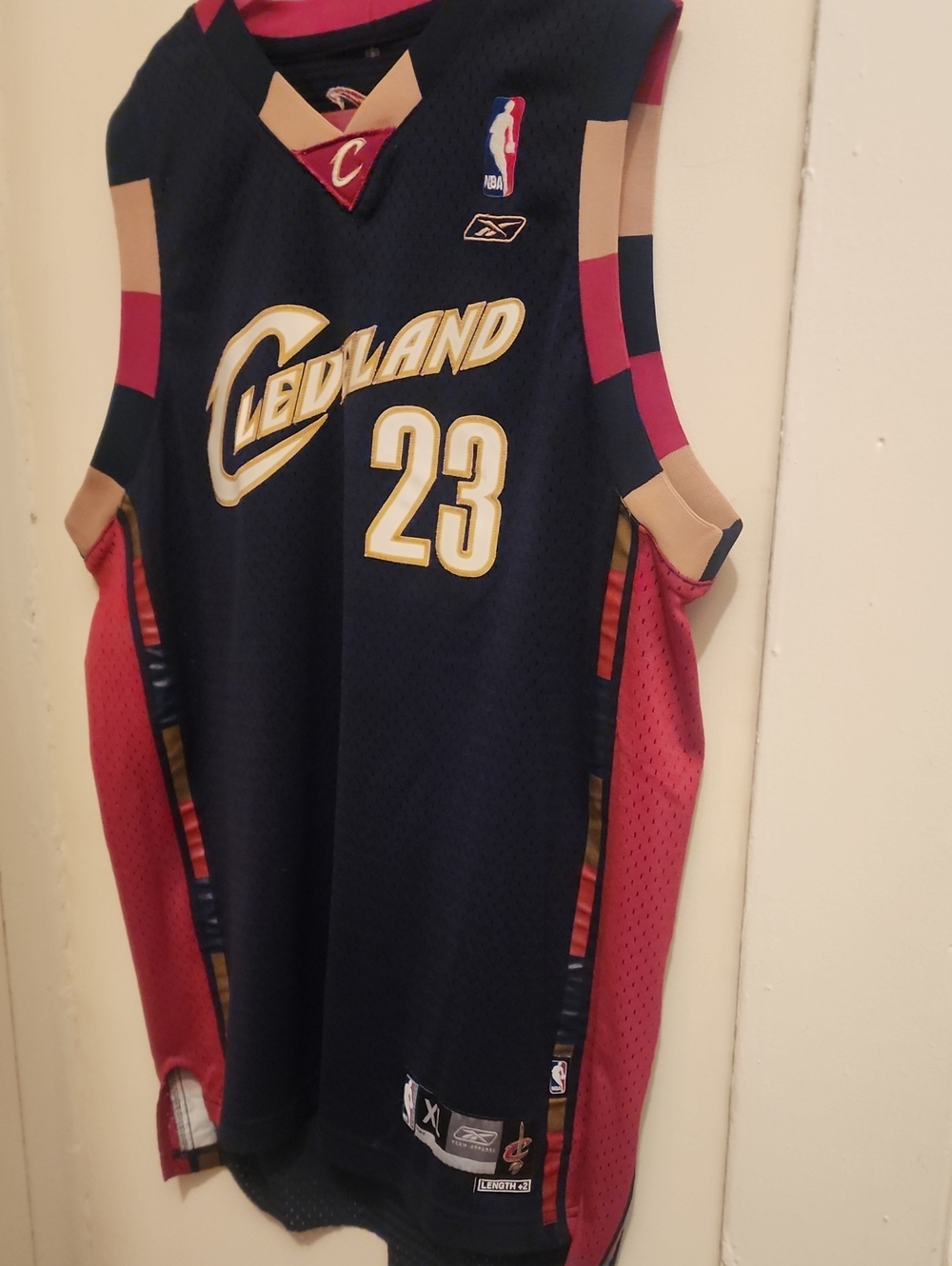 ĹeBron James NBA Authentics Team Apparel Cleveland Cavaliers #23 Jersey XL